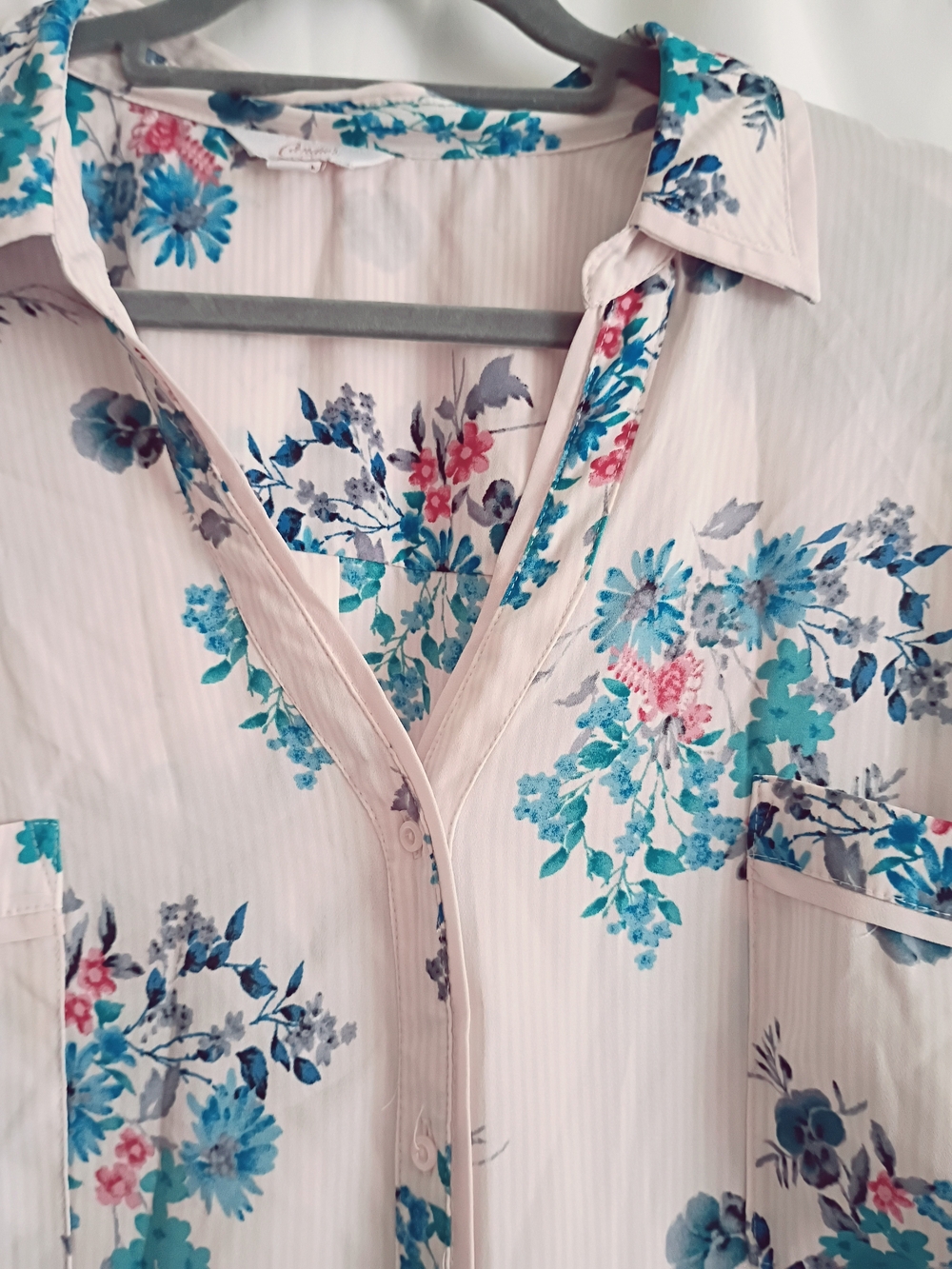 Candie's Size 3x Cream Button-Down Floral Shirt with Teal and Pink Accents - Picture 8 of 13